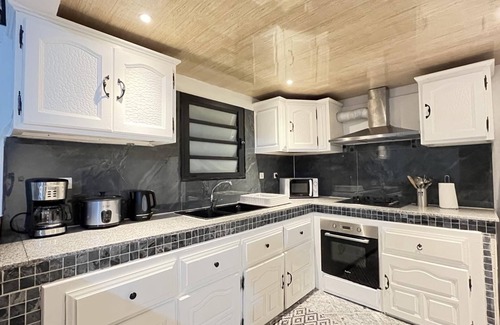 Caphomard House | Lantanas House