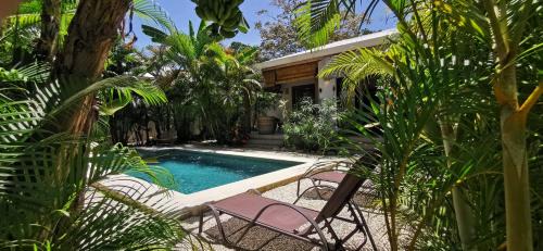 Mal Pais Villa | Lapislazuli House & Flats with shared Pool