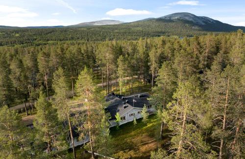 Akaslompolo Hotel | Lapland Fellas - Äkäslompolo