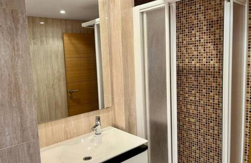 El Port Apartment | Large Apartment near FIRA and City Center