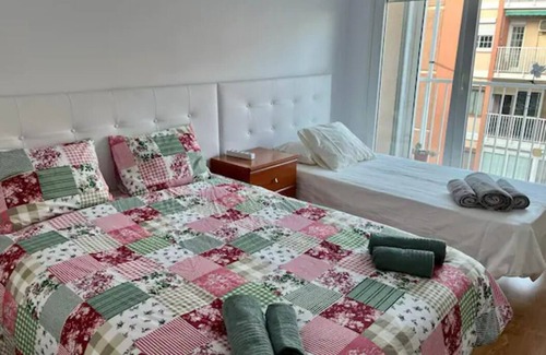 El Port Apartment | Large Apartment near FIRA and City Center