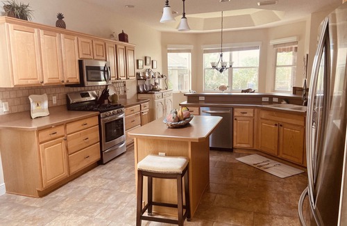 Bonita House | Large 3 bdm home close to Lake Sumpter pet friendly golf cart and WIFi included