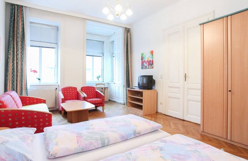 Josefstadt Apartment | Large apartment for 4 people in 2 bedrooms near the subway station