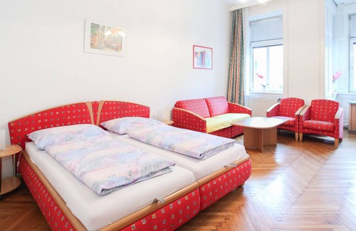 Josefstadt Apartment | Large apartment for 4 people in 2 bedrooms near the subway station