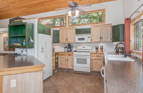 Kohls Ranch Cabin | Large, Beautiful Cabin on Tonto Creek in Kohl's Ranch/Game Room/Hot Tub/Views