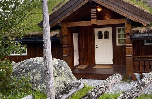 Al Municipality Cabin | Large cozy cabin in the mountains with 13 beds and private hot tub - Jacuzzi