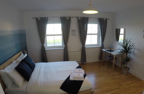 Portmagee Bed & Breakfast | Large double room with ensuite bathroom