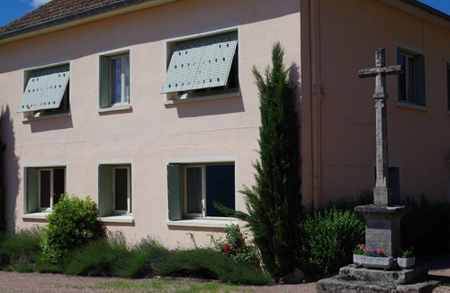 Saint-Bonnet-de-Joux House | Large family home in a haven of peace.