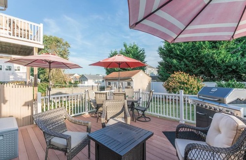 Village Green House | Large Family Beach Home in Heart of Cape May - Pet Friendly!