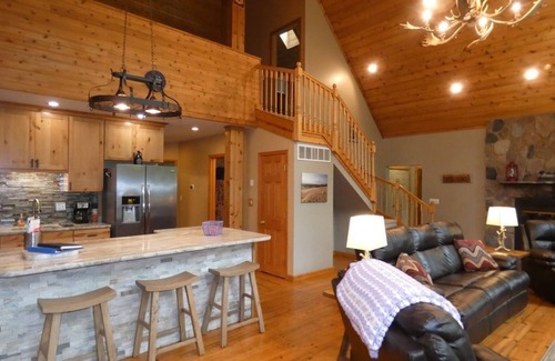 Bellaire House | Large Family Close to Ski and Golf