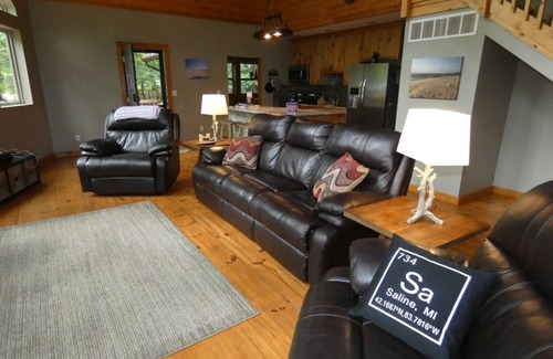 Bellaire House | Large Family Close to Ski and Golf