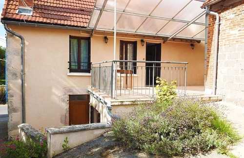 Louroux-de-Bouble Cottage | Large family cottage with terrace, pet-friendly in Louroux