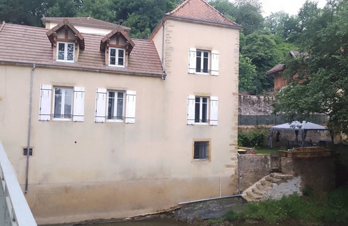 Charolles House | Large family home in Charolles - Quiet, garden, river, all on foot