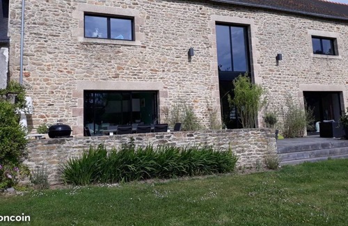 Pluneret House | Large family house on 2000 m2 of land