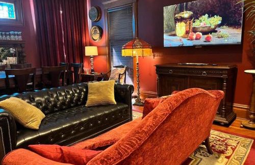 Downtown Villa | Large Historical Home for Groups Walk to Downtown!