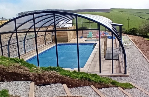 Torpoint House | Large holiday home on Rame Peninsula AONB. 5 beds 4 bathrooms. On site parking.