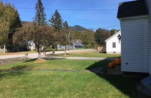 Lincoln House | Large home, Great Reviews, 5 Min Walk to Downtown; 2 miles to Loon Mtn. Resort