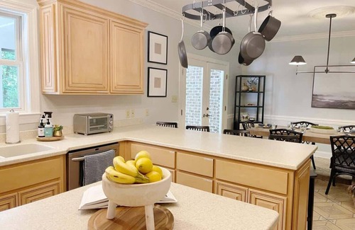 Whitemarsh Island House | Large Home w Modern Airstream Glamper Sleeps 20!