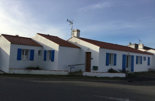 Barbatre House | LARGE HOUSE N30 400 m from the BEACH AND DOWNTOWN PETS ACCEPTED