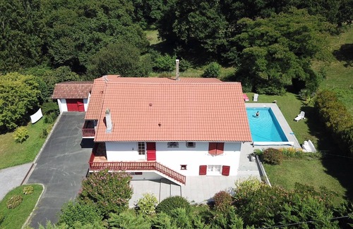 Lahonce Villa | Large house, standing, pool tranquility near the sea Biarritz Anglet