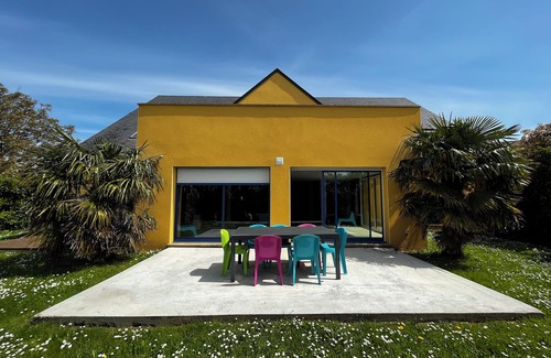 Coulombs House | Large house with indoor swimming pool and pétanque court