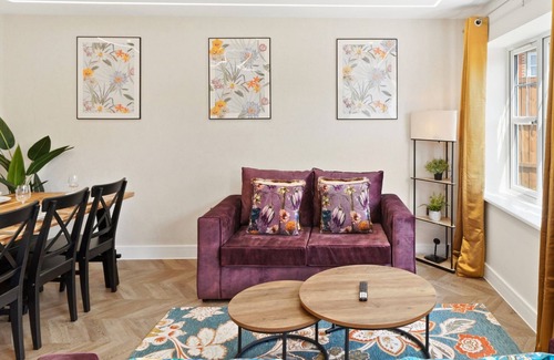 Rushmoor District House | Large Houses, Contractors, Families, Free Parking