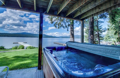 McCall House | Large lakefront cabin with water views, private hot tub and dedicated dock