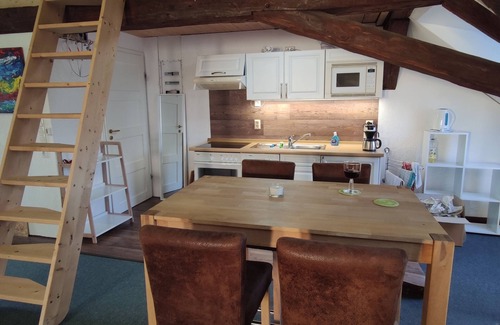 Schwerin Apartment | Large loft apartment, private entrance, e-charging station and free parking space