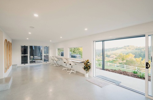 Flaxton House | Large Luxe Retreat: Wedding Prep Room, Sauna, Spa