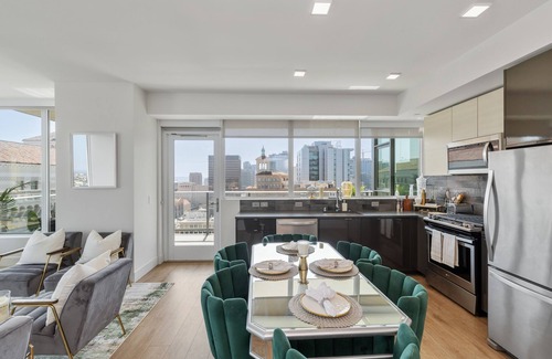 East Village Apartment | Large Luxury Apartment in the heart of Downtown San Diego