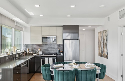 East Village Apartment | Large Luxury Apartment in the heart of Downtown San Diego