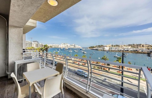 Gzira Apartment | Large & Modern 3BR Seafront Apartment with Large Balcony - Close to Saint Julian's, Sliema, & Manoel Island