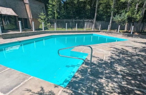 Loch Sheldrake House | Large Modern Vintage Retreat W Pool