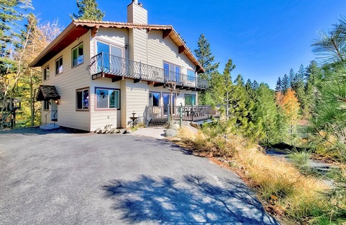Zephyr Cove House | Large mountain chalet with beautiful views of Lake Tahoe and Heavenly Resort