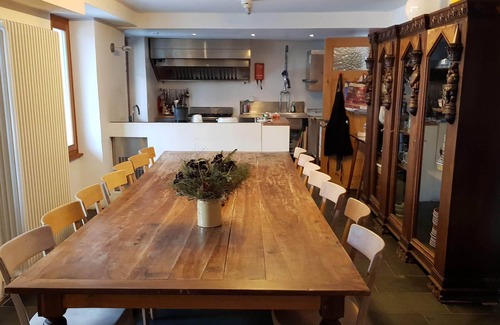 Randogne Ski Chalet | Large mountain chalet with sauna near the ski lifts of Crans-Montana