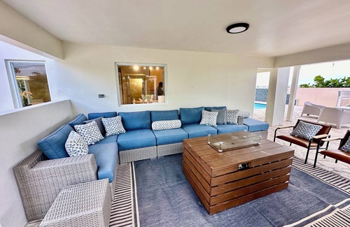 Las Carreras Villa | Large Ocean Front Home on Sandy Beach With Pool