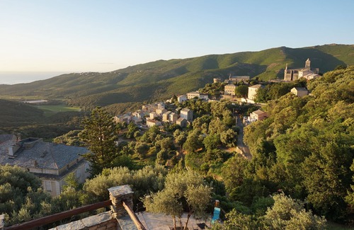 Rogliano House | Large old stone house with private swimming pool