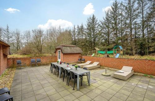 Husby House | Large Pool House With Beach Volleyball - 2000