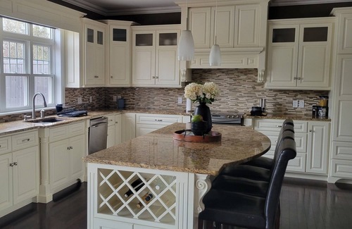 Montague House | Large Private Home in Brudenell