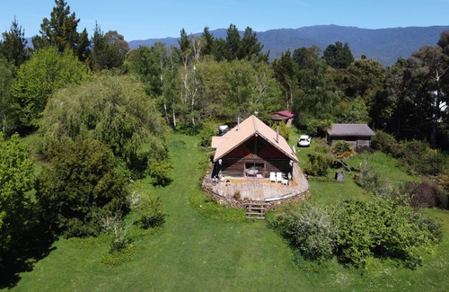Rangihaeata House | Large property near the ocean. 5 minutes to Takaka township!