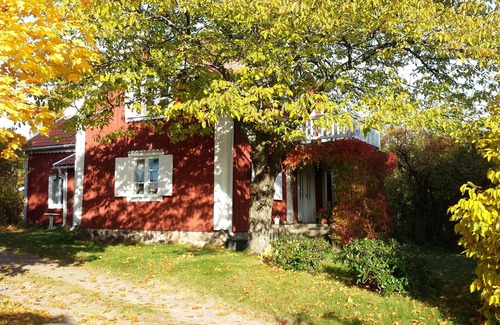 Alem House | Large, Quiet, GENUINE with many rooms near the sea.