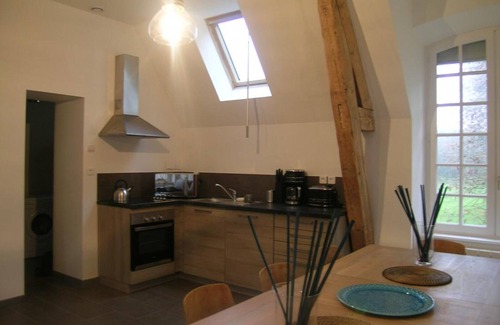 Trevol Cottage | Large renovated 4-bedroom gite near Moulins with garden