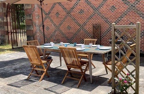 Trevol Cottage | Large renovated 4-bedroom gite near Moulins with garden