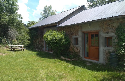Chaumard House | Large, renovated country house. Children and pets welcome!