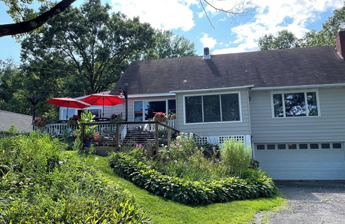 Saratoga Springs House | Large Saratoga Lake House, close to all amenities , privacy of lake living.