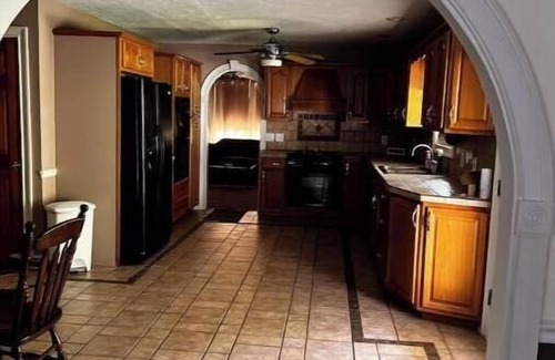 Delbarton House | Large spacious house with ample parking for large groups.