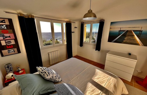Gattieres House | LARGE, SPACIOUS PROVENCALE VILLALarge fenced gardenSmall pets allowed
