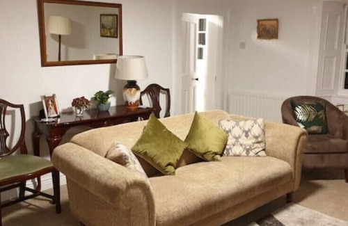Monageer House | Large Thatched Farmhousen