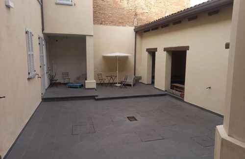 Faenza Apartment | Large two-room apartment on the ground floor on an internal courtyard