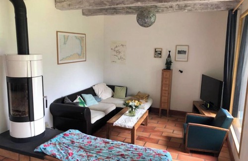 Plounevez-Lochrist House | Large unoverlooked house in wooded garden 3km from beaches